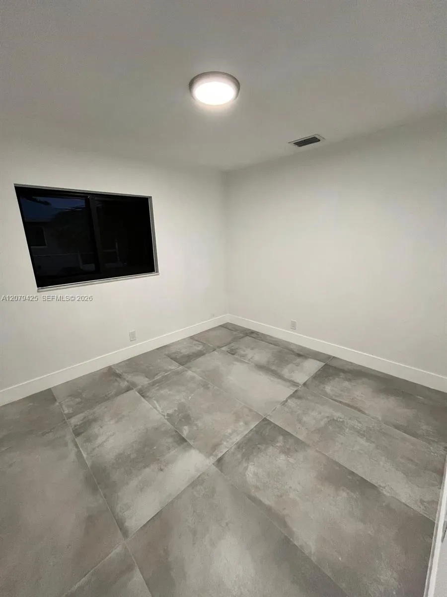 3352 Lakeview Blvd Delray Beach, FL 33445