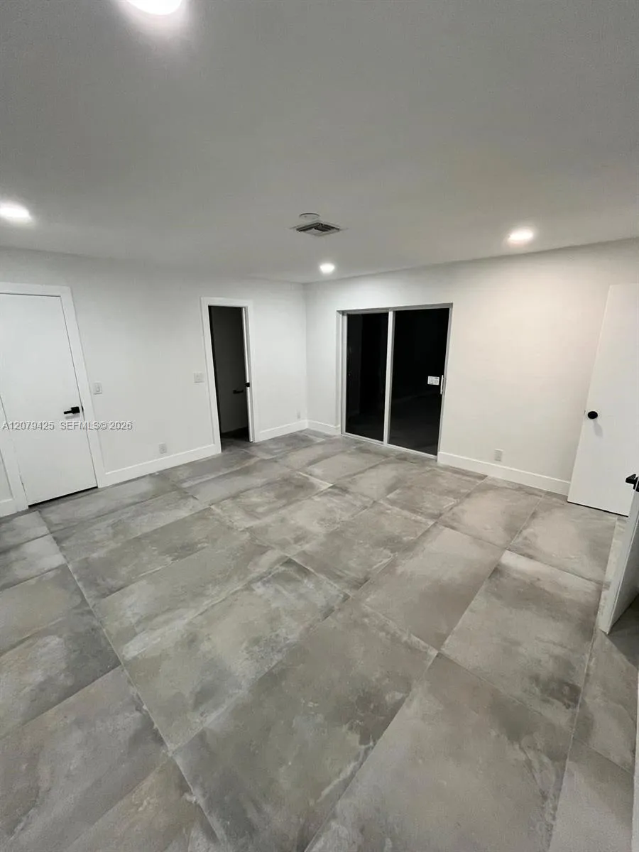 3352 Lakeview Blvd Delray Beach, FL 33445