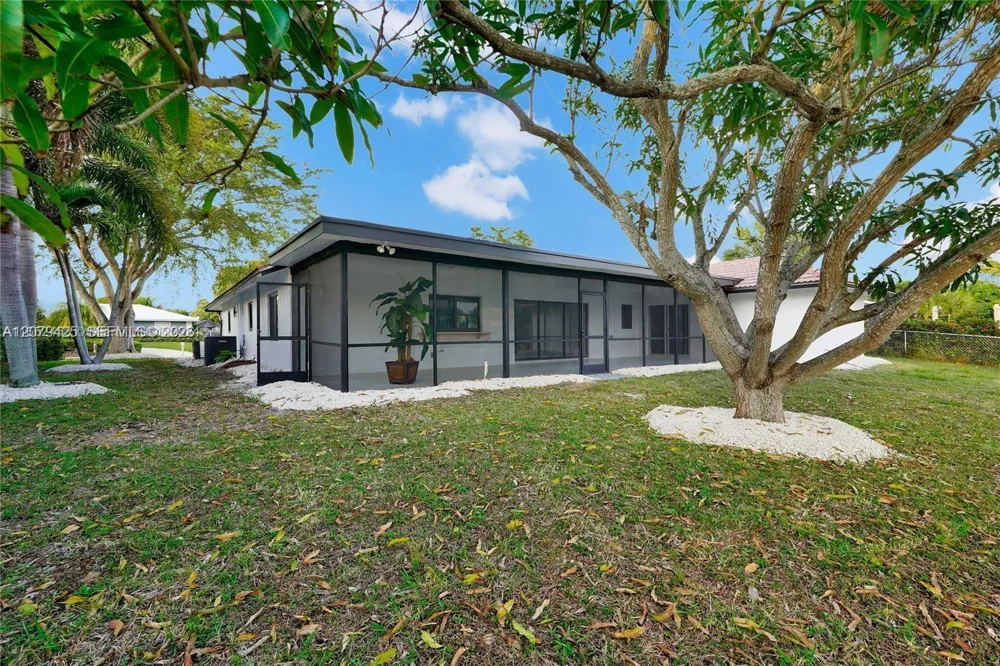 3352 Lakeview Blvd Delray Beach, FL 33445