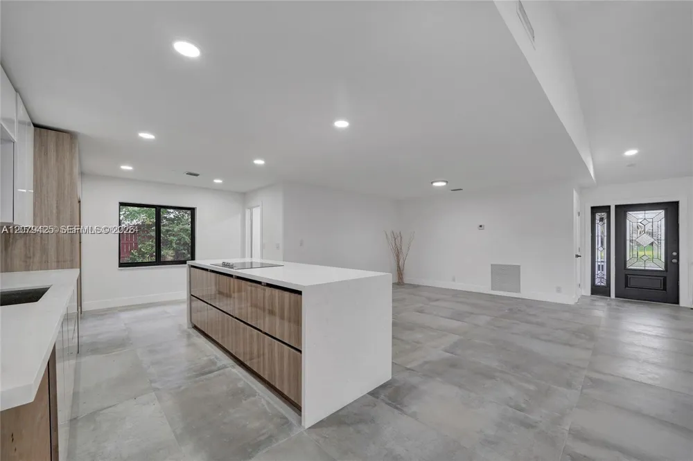 3352 Lakeview Blvd Delray Beach, FL 33445