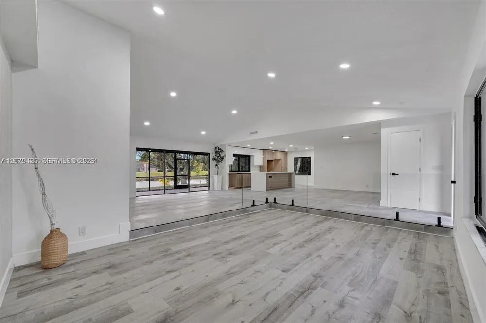 3352 Lakeview Blvd Delray Beach, FL 33445