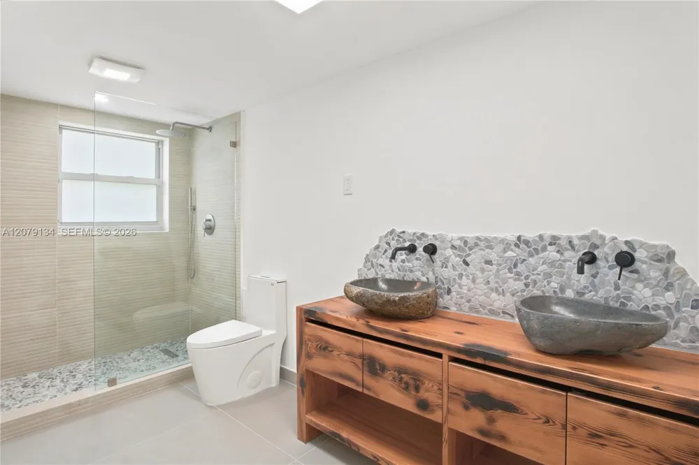 10180 W Bay Harbor Dr #3A Bay Harbor Islands, FL 33154
