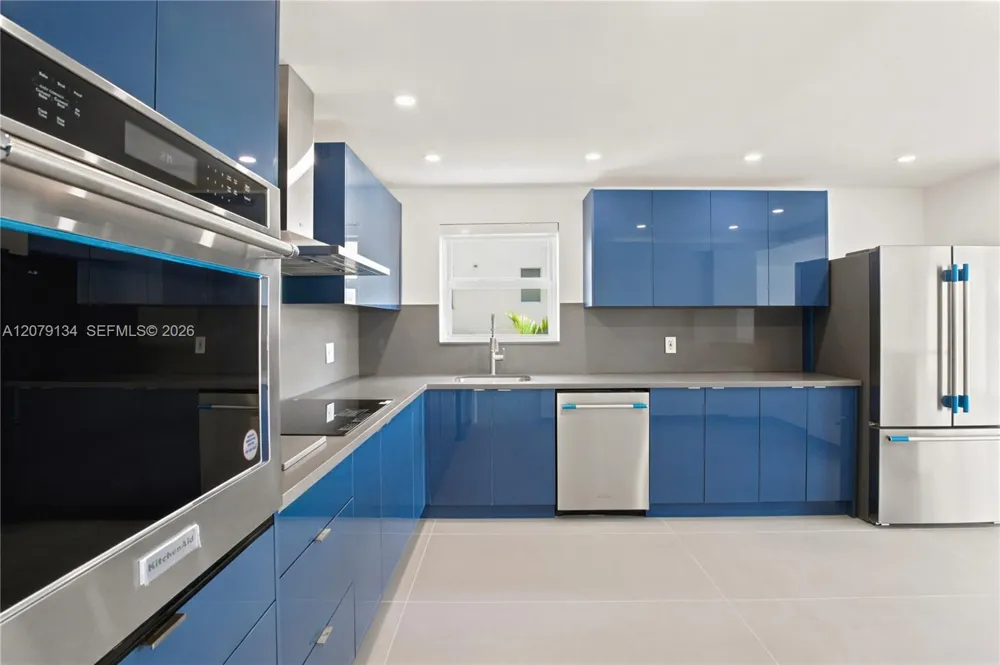 10180 W Bay Harbor Dr #3A Bay Harbor Islands, FL 33154
