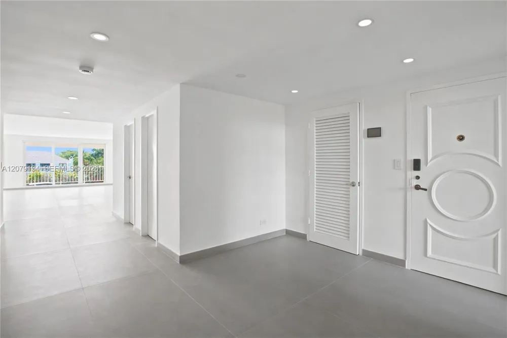 10180 W Bay Harbor Dr #3A Bay Harbor Islands, FL 33154