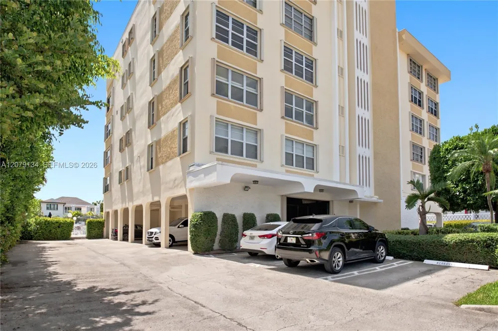 10180 W Bay Harbor Dr #3A Bay Harbor Islands, FL 33154