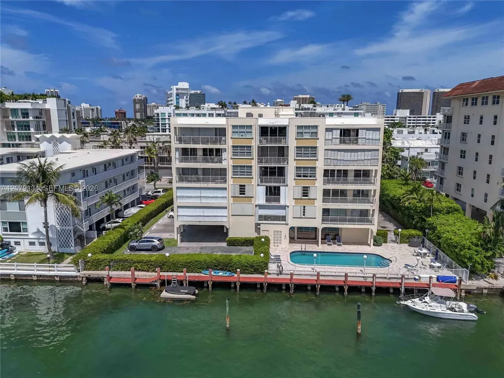 10180 W Bay Harbor Dr #3A Bay Harbor Islands, FL 33154