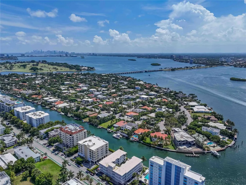 10180 W Bay Harbor Dr #3A Bay Harbor Islands, FL 33154