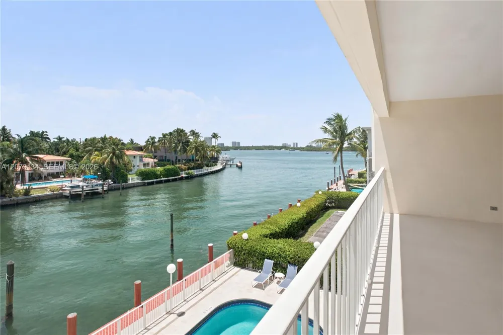 10180 W Bay Harbor Dr #3A Bay Harbor Islands, FL 33154