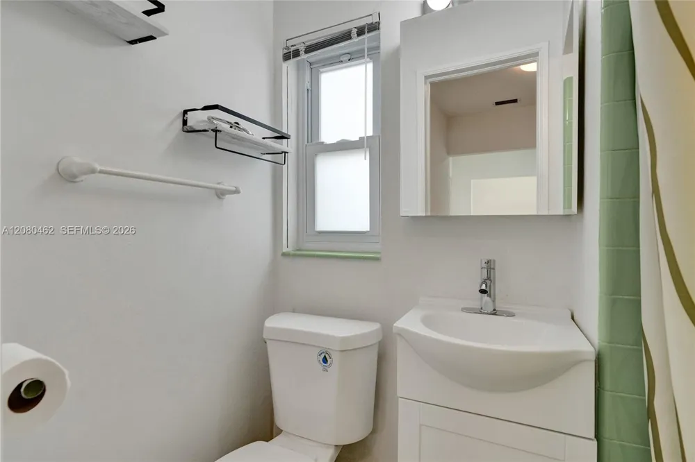 2125 Alamanda Dr North Miami, FL 33181