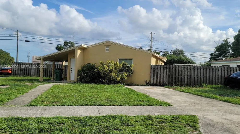 2400 NW 152nd St Miami Gardens, FL 33054