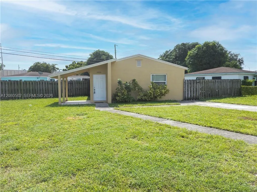 2400 NW 152nd St Miami Gardens, FL 33054