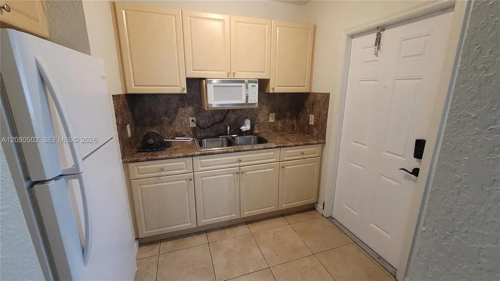 2400 NW 152nd St Miami Gardens, FL 33054