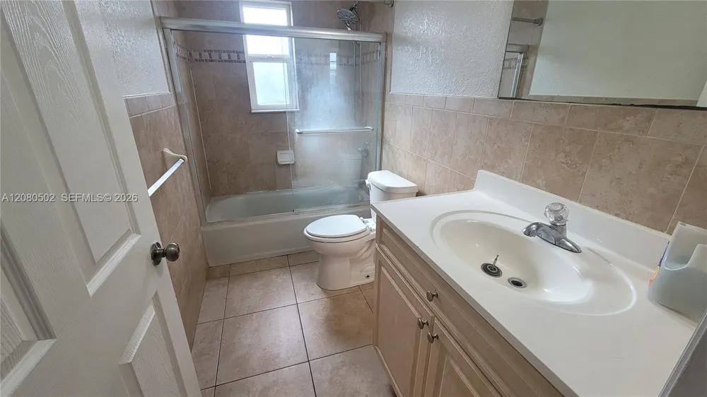 2400 NW 152nd St Miami Gardens, FL 33054