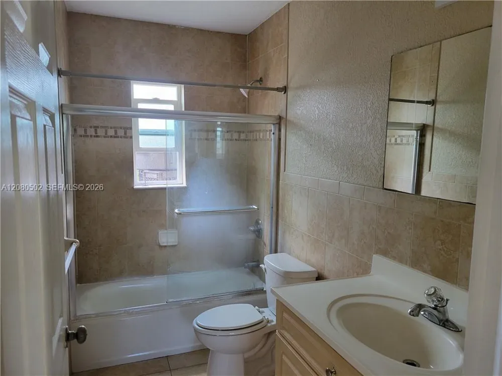 2400 NW 152nd St Miami Gardens, FL 33054