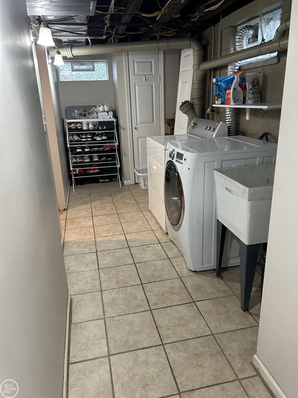 7393 Dale Street Center Line City, MI 48015