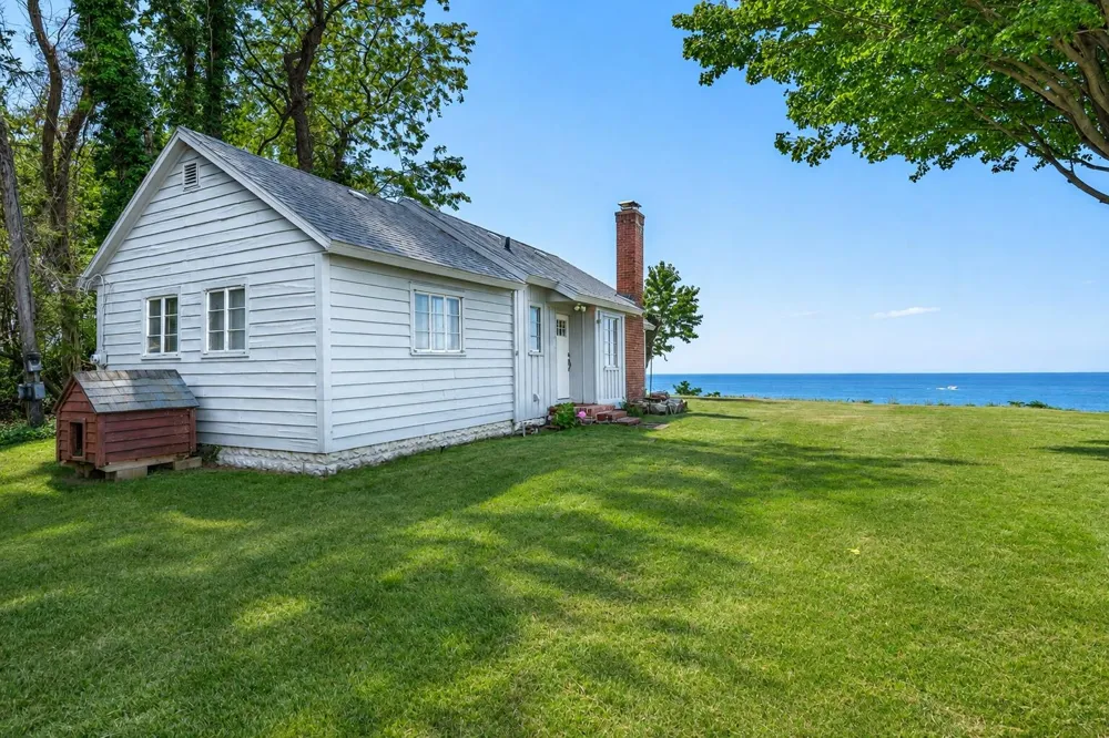 2475 Cedar Path Shoreham Village, MI 49085