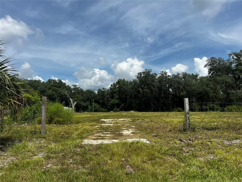 106 PLANET DR Crescent City, FL 32112