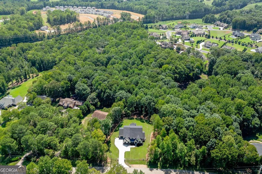 5222 L J Martin DR Gainesville, GA 30507