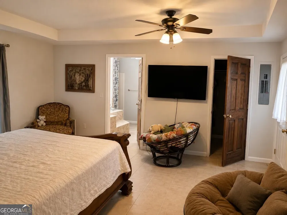 2667 Luke RD Ray City, GA 31645