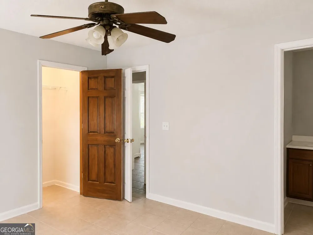 2667 Luke RD Ray City, GA 31645