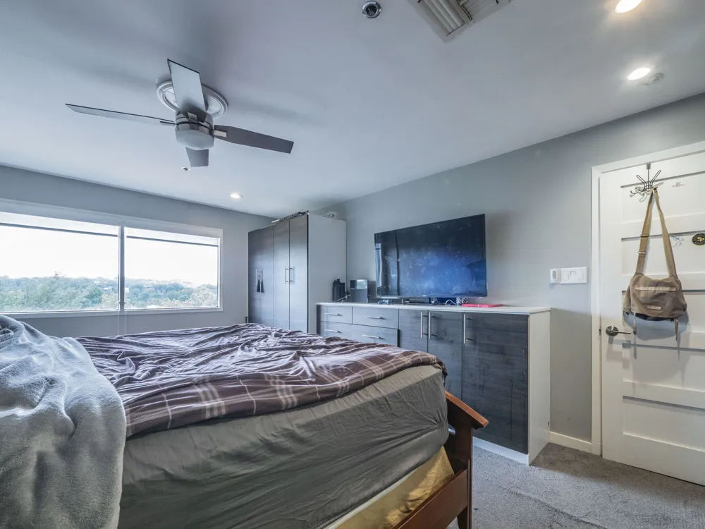 40 Interstate 35 Highway #4A4 Austin, TX 78701