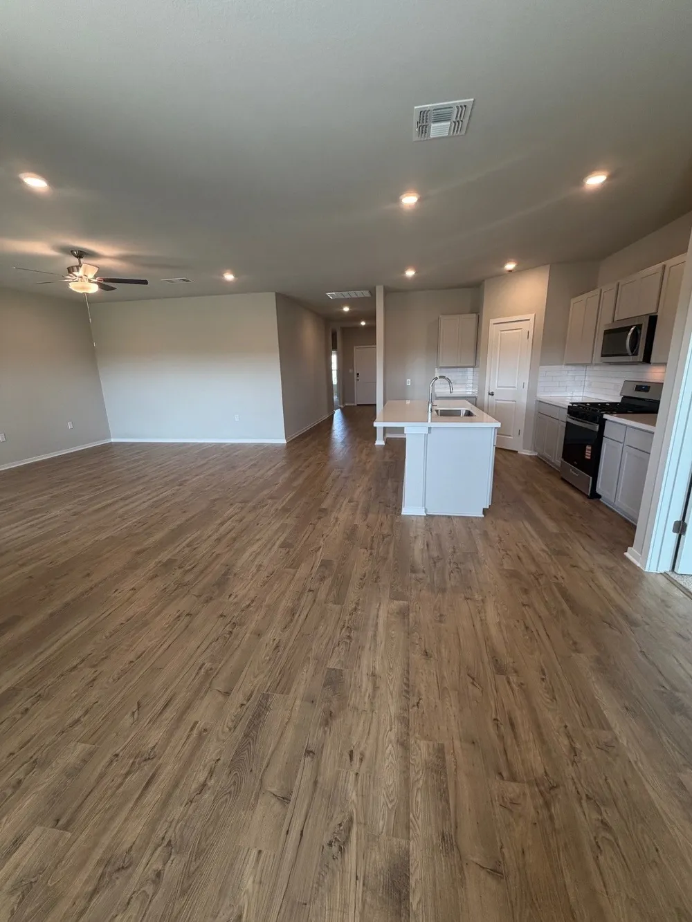 153 Ayres Horn Cedar Creek, TX 78612