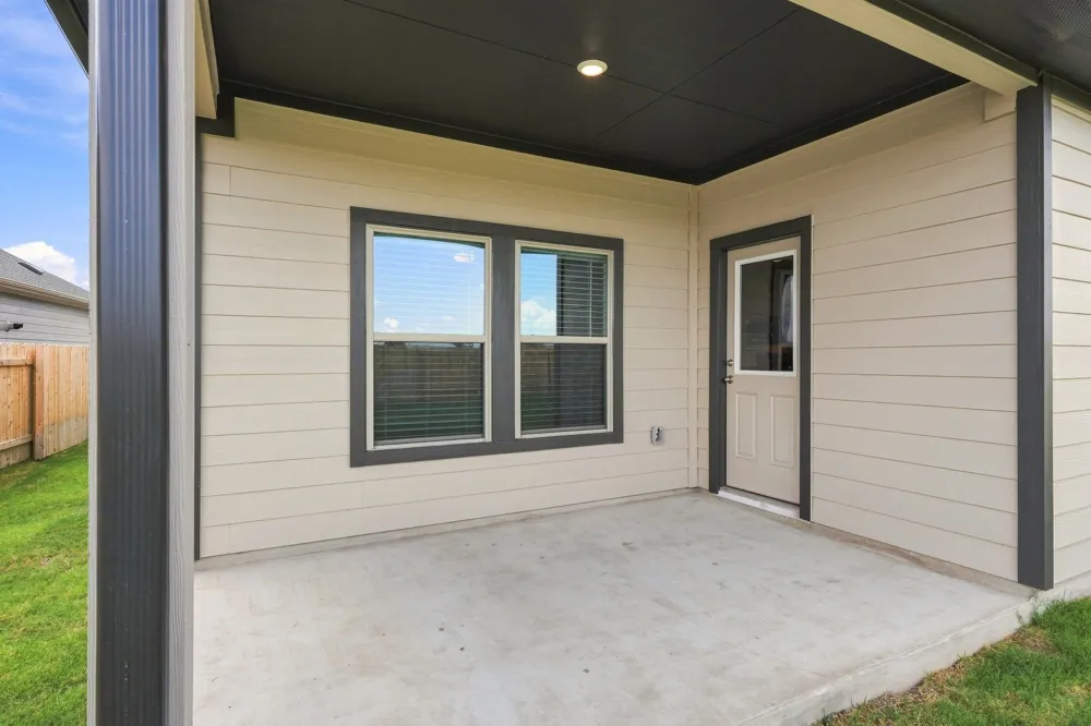 153 Ayres Horn Cedar Creek, TX 78612