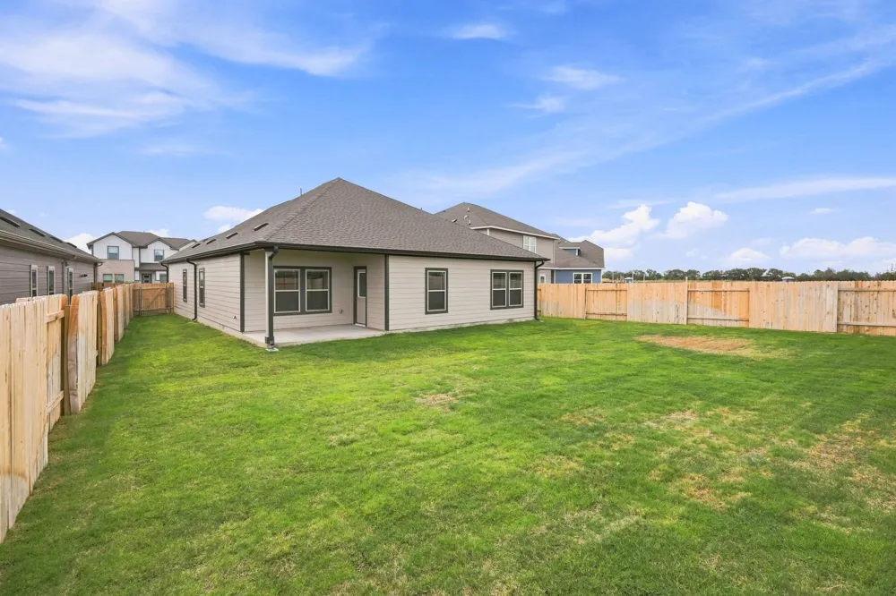 153 Ayres Horn Cedar Creek, TX 78612