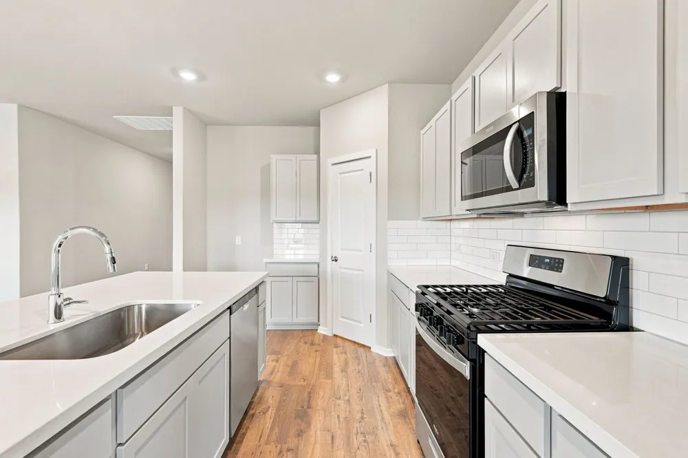 153 Ayres Horn Cedar Creek, TX 78612