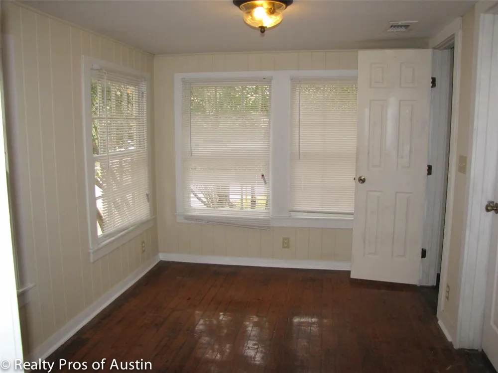 2106 W 7th Street Austin, TX 78703