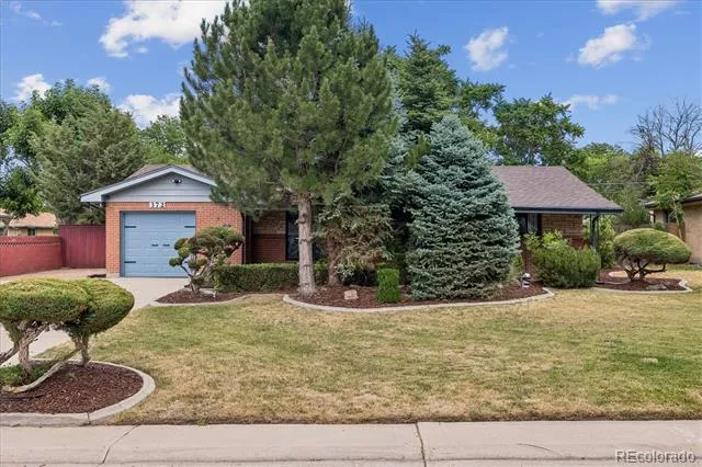 372 Lima Street Aurora, CO 80010