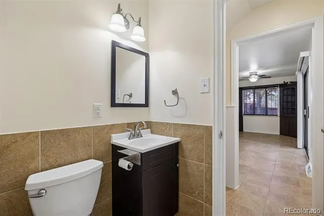 372 Lima Street Aurora, CO 80010