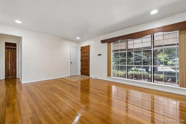372 Lima Street Aurora, CO 80010
