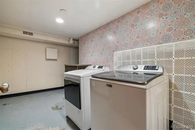 372 Lima Street Aurora, CO 80010