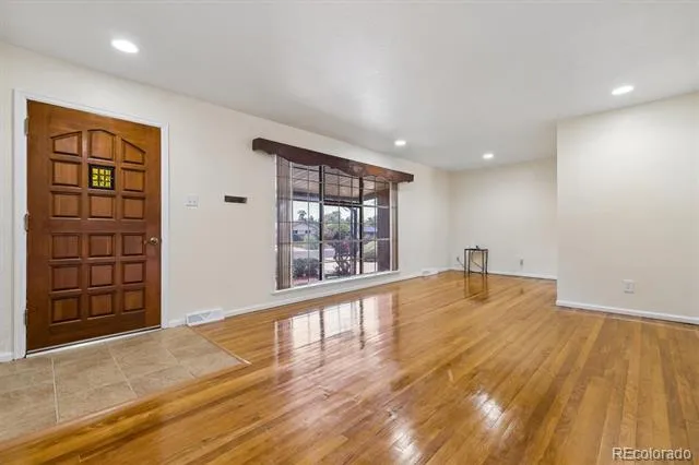 372 Lima Street Aurora, CO 80010