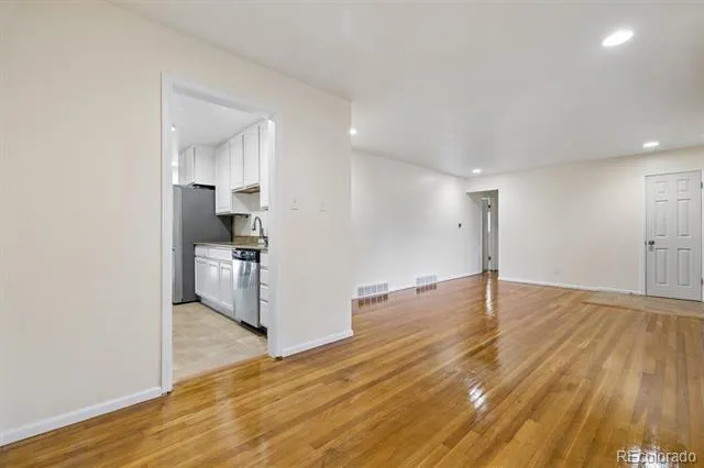 372 Lima Street Aurora, CO 80010