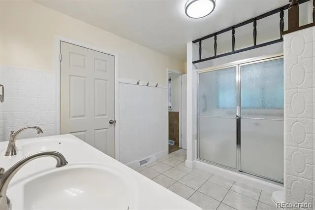 372 Lima Street Aurora, CO 80010