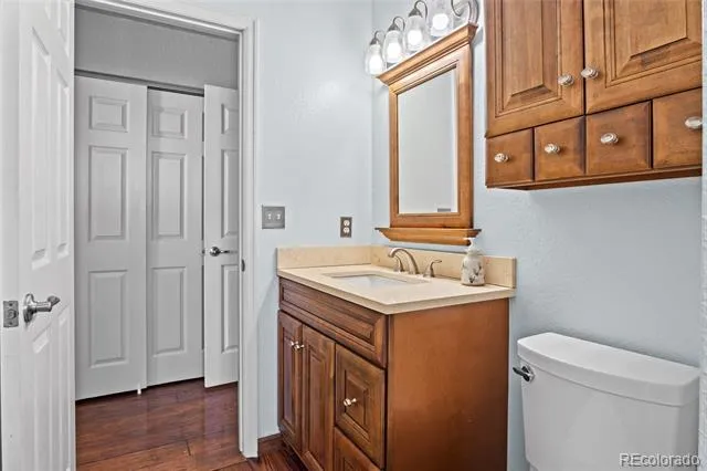 2339 W Hillside Avenue Englewood, CO 80110