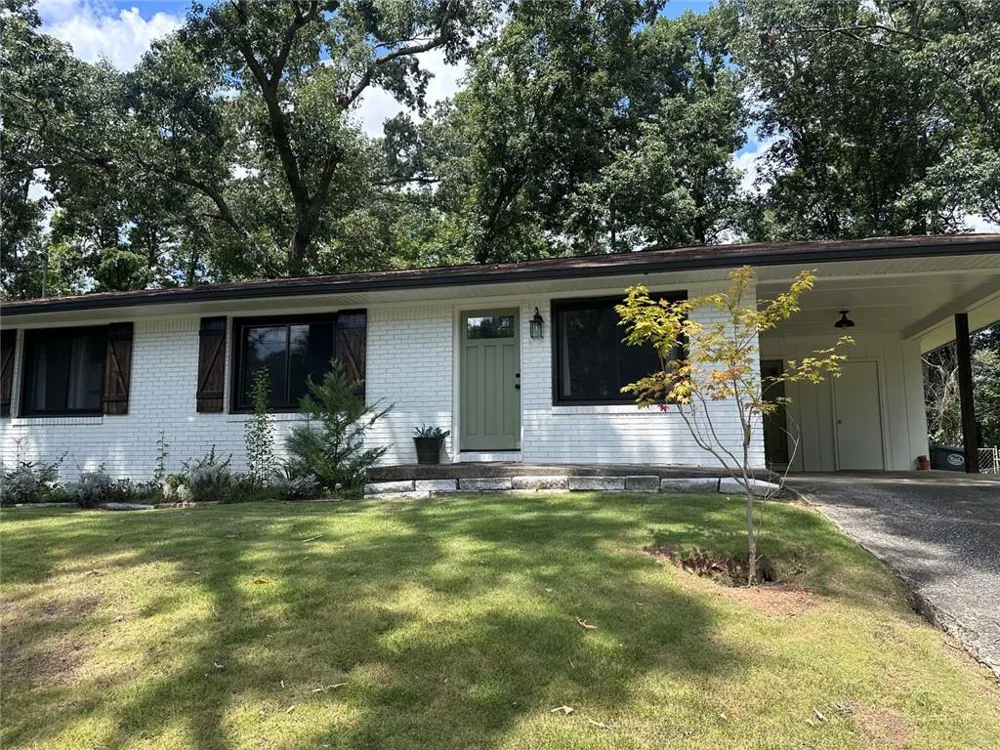 2498 Lakewood Drive Kennesaw, GA 30152