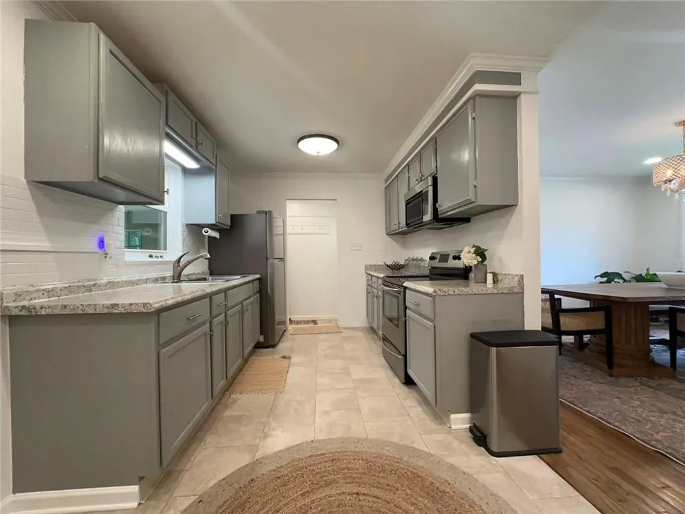 2498 Lakewood Drive Kennesaw, GA 30152