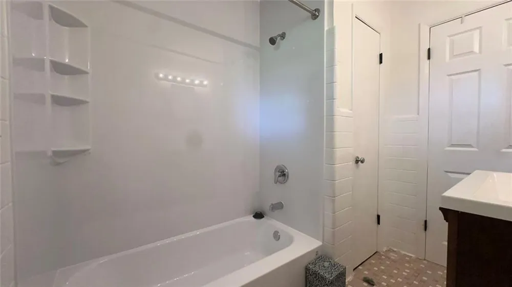 2498 Lakewood Drive Kennesaw, GA 30152