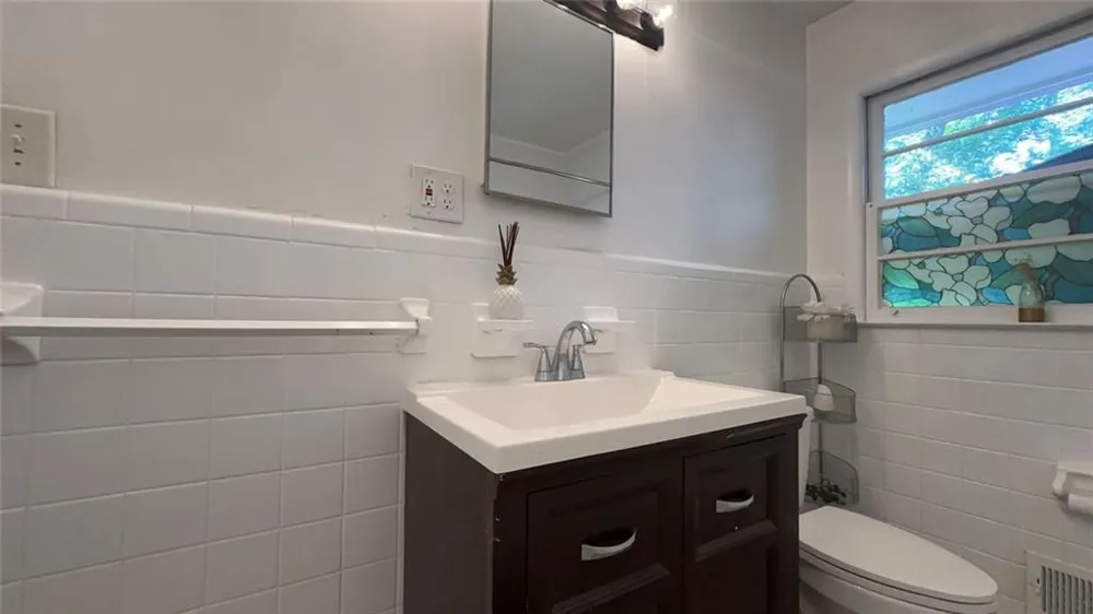 2498 Lakewood Drive Kennesaw, GA 30152
