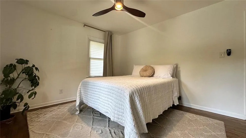 2498 Lakewood Drive Kennesaw, GA 30152