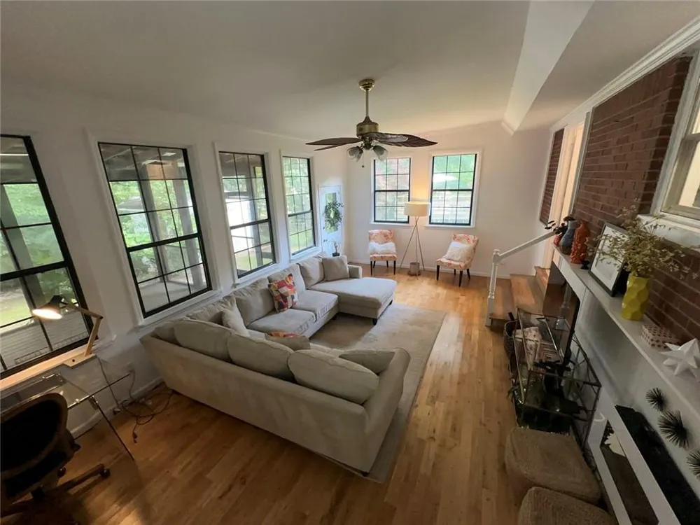 2498 Lakewood Drive Kennesaw, GA 30152