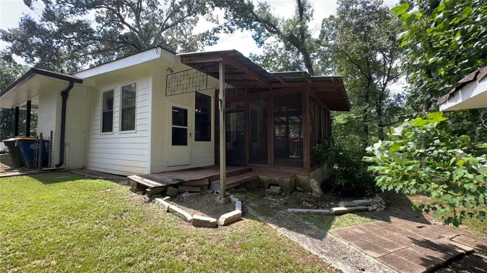 2498 Lakewood Drive Kennesaw, GA 30152