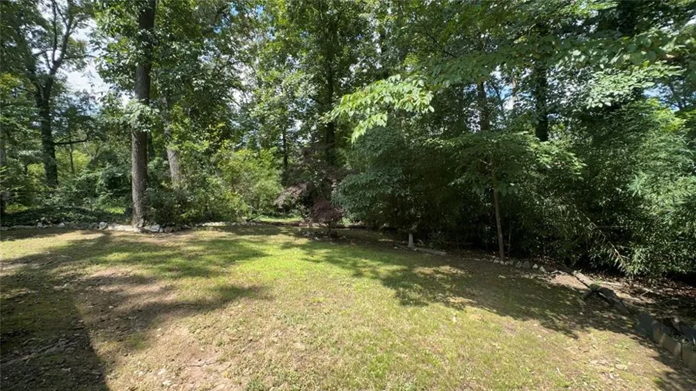 2498 Lakewood Drive Kennesaw, GA 30152