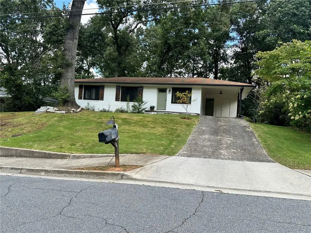 2498 Lakewood Drive Kennesaw, GA 30152
