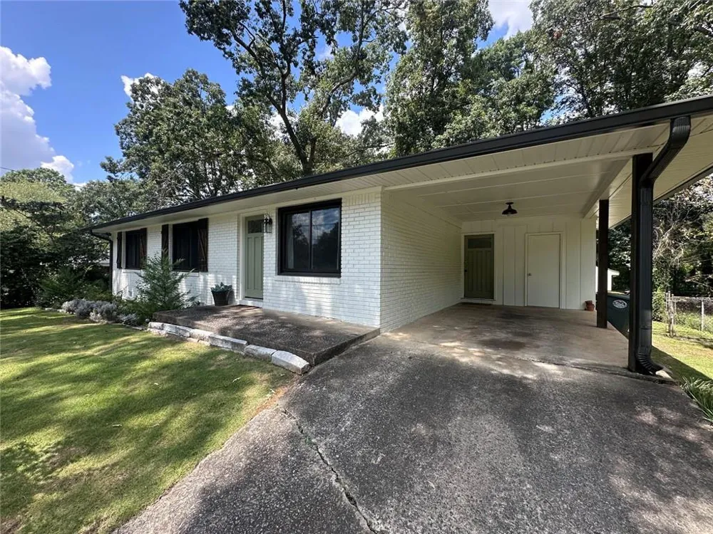 2498 Lakewood Drive Kennesaw, GA 30152