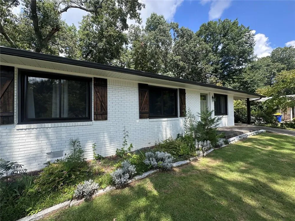 2498 Lakewood Drive Kennesaw, GA 30152