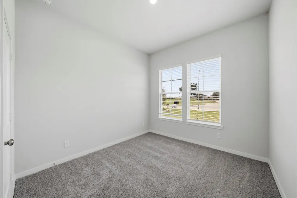 1568 Elm Court Angleton, TX 77515